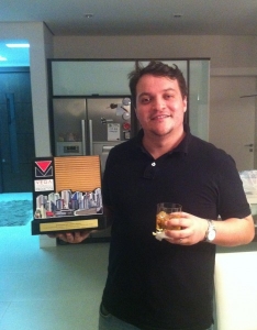Homenagem ao João Raphael de 10 anos de trabalho na Vega Engenharia